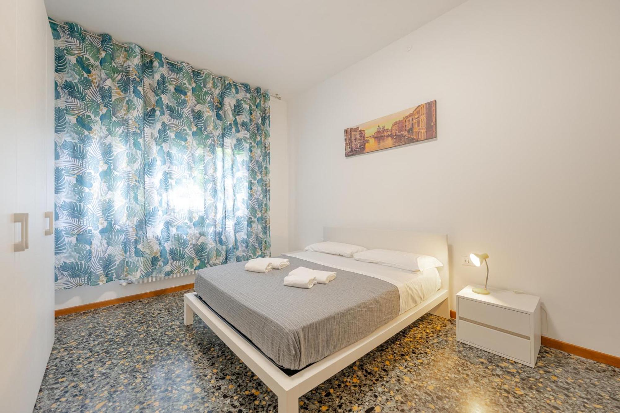 Apartament 10 Minutes From *